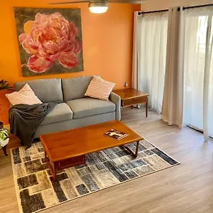 Mcm Downtown Apartment